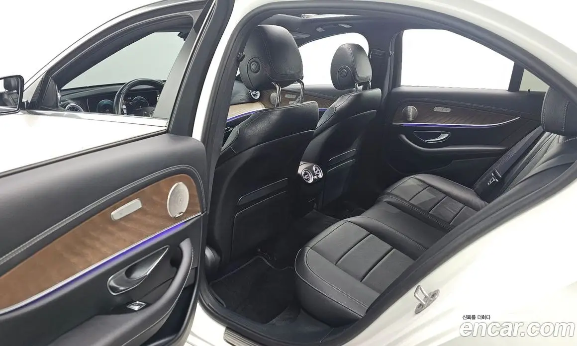 Mercedes-Benz E-Class 2022 2.0 автомат (гидро), фото 11