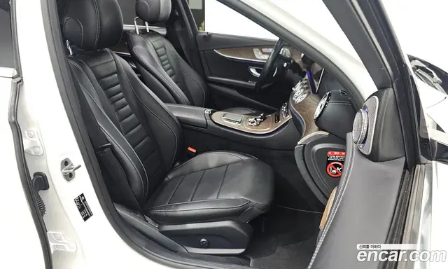 Mercedes-Benz E-Class 2022 2.0 автомат (гидро), миниатюра 12