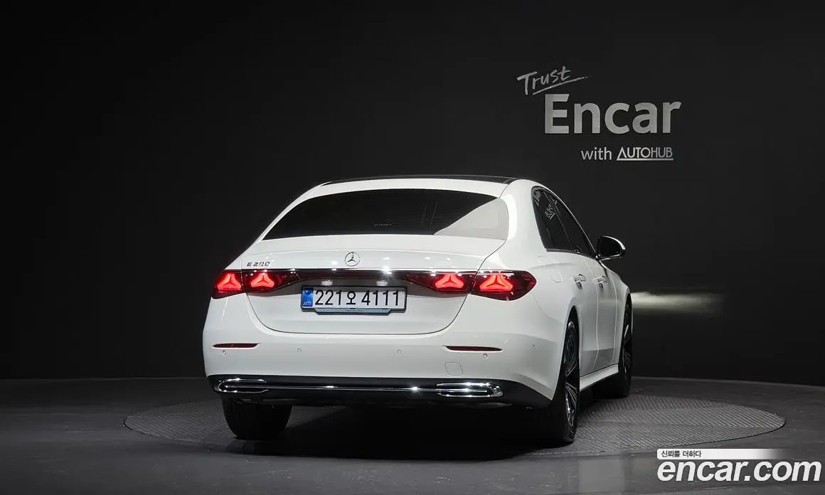 Mercedes-Benz E-Class 2025 2.0 автомат (гидро), фото 4