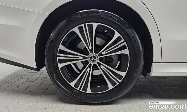 Mercedes-Benz E-Class 2025 2.0 автомат (гидро), миниатюра 5