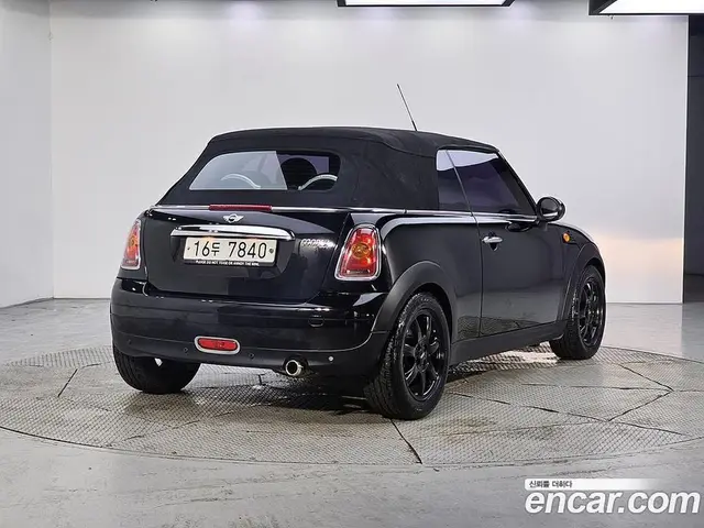 Mini Cooper Convertible 2010 1.6 автомат (гидро), миниатюра 4