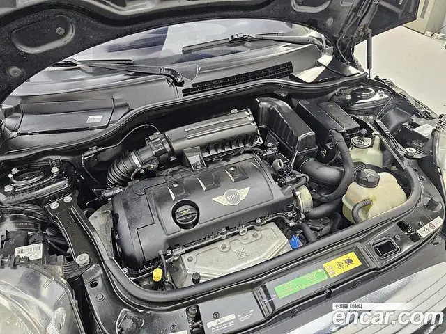 Mini Cooper Convertible 2010 1.6 автомат (гидро), миниатюра 7