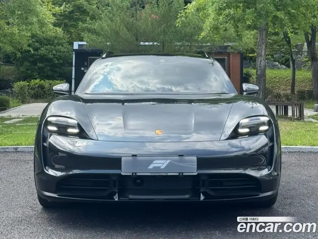 Porsche Taycan, 2023, 24 000 км