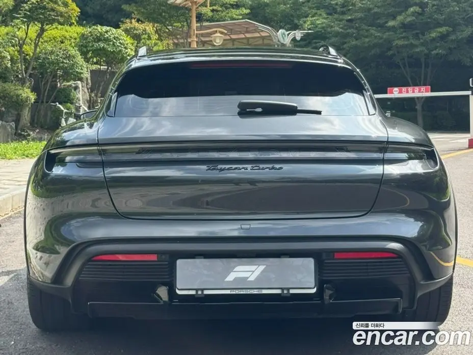 Porsche Taycan 2023 0.1 автомат (гидро), фото 3