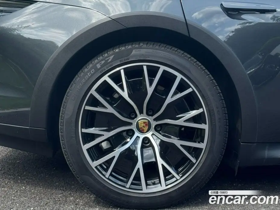 Porsche Taycan 2023 0.1 автомат (гидро), фото 5