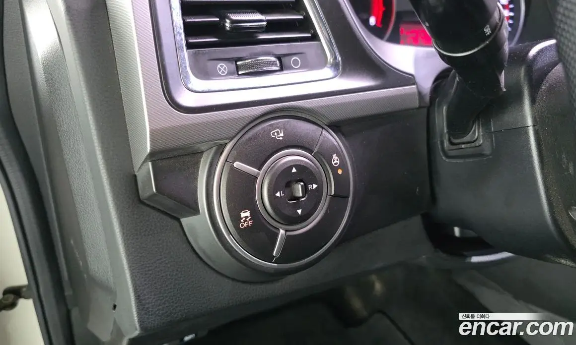 SsangYong Korando 2016 2.0 автомат (гидро), фото 16