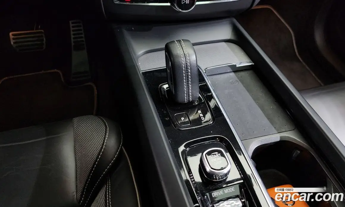 Volvo XC60 2020 2.0 автомат (гидро), фото 9