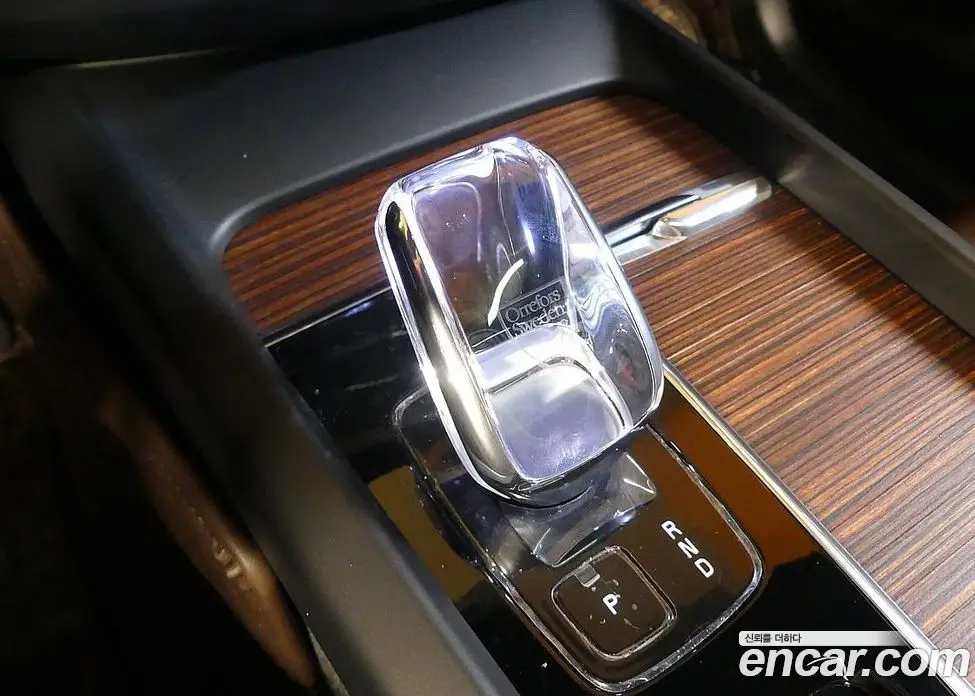 Volvo XC60 2024 2.0 автомат (гидро), фото 9 Volvo XC60 2024 2.0 автомат (гидро), фото 9