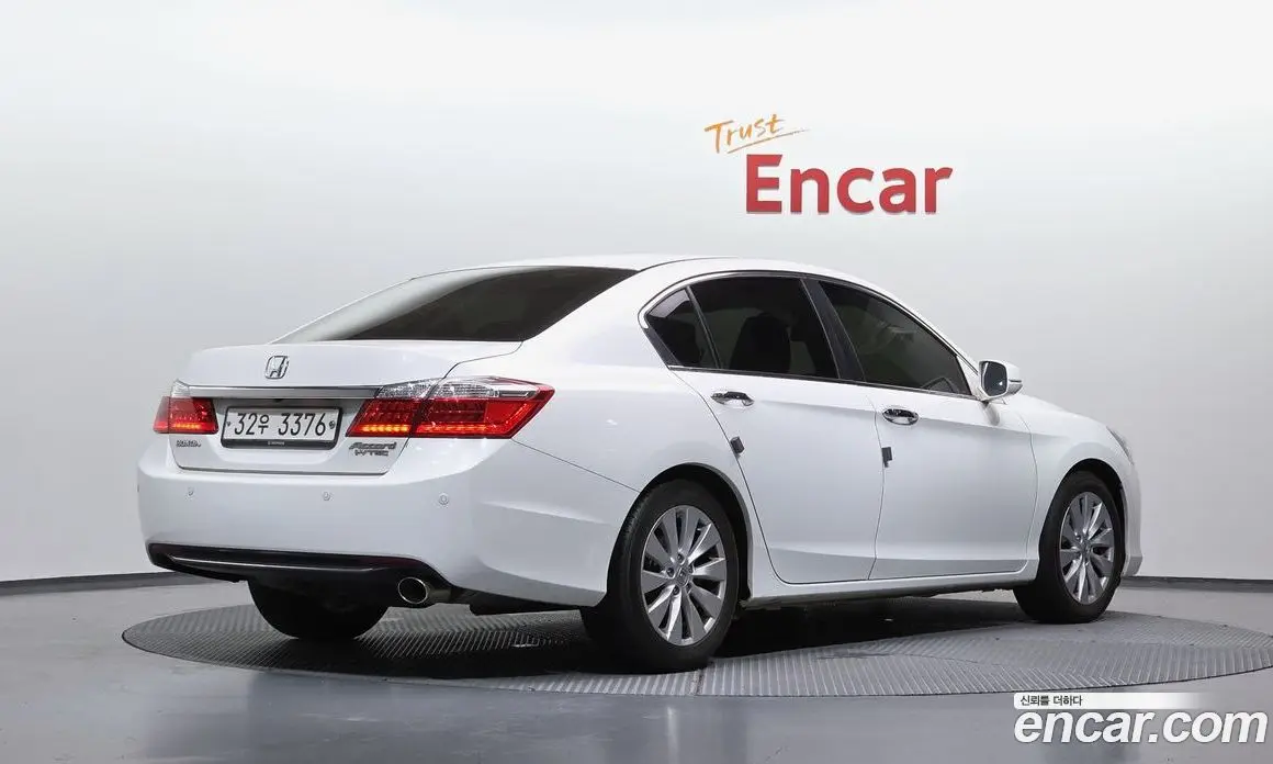 Honda Accord 2015 2.4 автомат (гидро), фото 2 Honda Accord 2015 2.4 автомат (гидро), фото 2