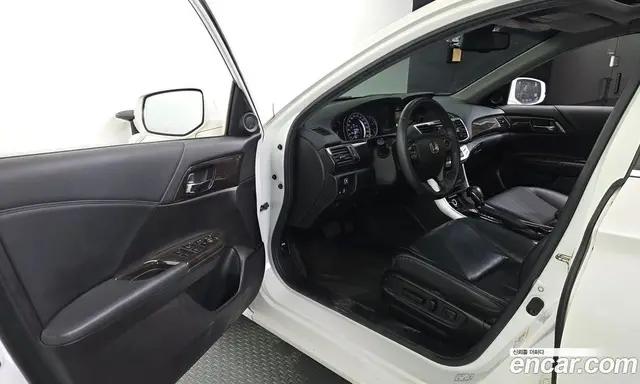 Honda Accord 2015 2.4 автомат (гидро), миниатюра 10 Honda Accord 2015 2.4 автомат (гидро), миниатюра 10