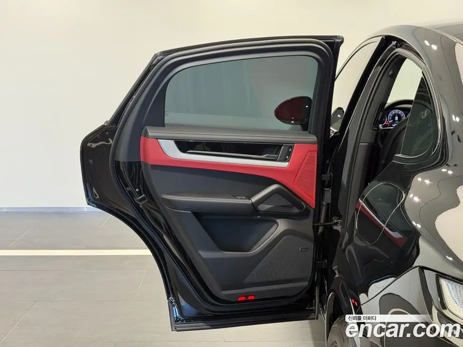 Porsche Cayenne 2025 3.0 автомат (гидро), фото 9
