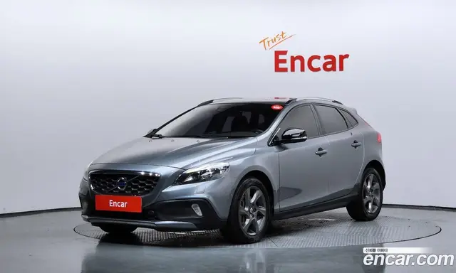 Volvo V40, 2016, 105 831 км Volvo V40, 2016, 105 831 км