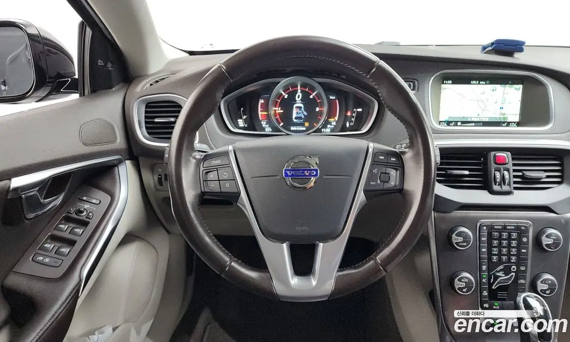 Volvo V40 2016 2.0 автомат (гидро), фото 15