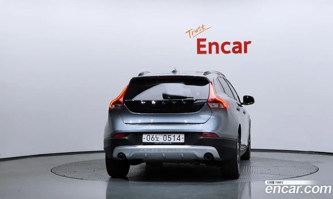 Volvo V40 2016 2.0 автомат (гидро), фото 4