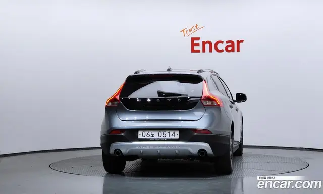 Volvo V40 2016 2.0 автомат (гидро), миниатюра 4
