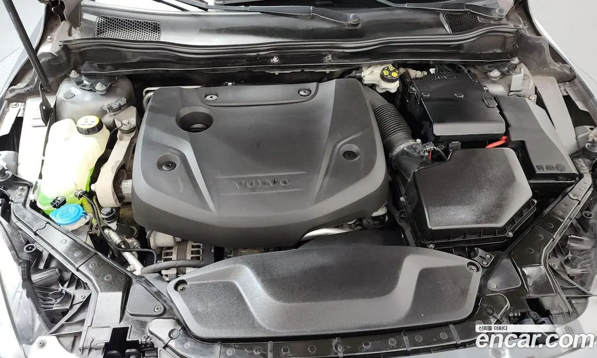 Volvo V40 2016 2.0 автомат (гидро), фото 6