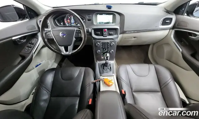 Volvo V40 2016 2.0 автомат (гидро), миниатюра 7