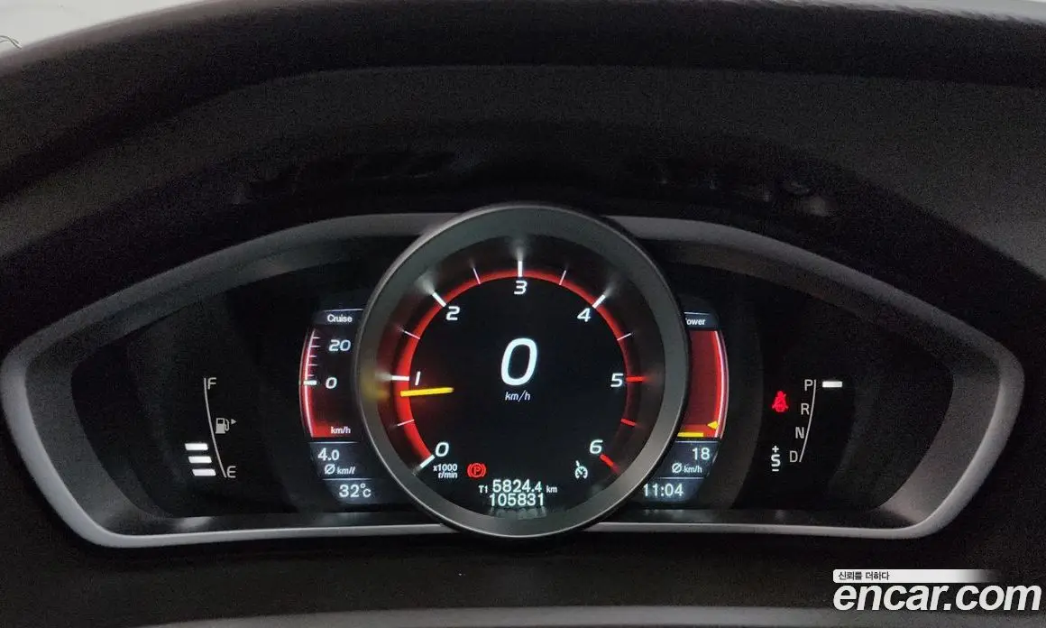Volvo V40 2016 2.0 автомат (гидро), фото 8
