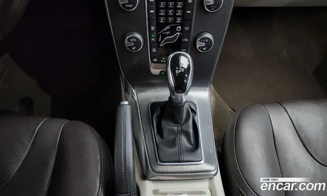 Volvo V40 2016 2.0 автомат (гидро), миниатюра 9