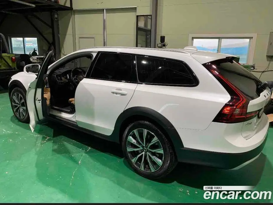 Volvo V90 2022 2.0 автомат (гидро), фото 6