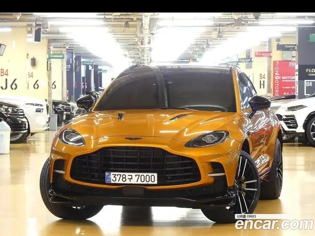 Aston Martin DBX, 2023, 4 900 км