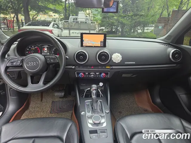 Audi A3 2018 2.0 автомат (гидро), миниатюра 8