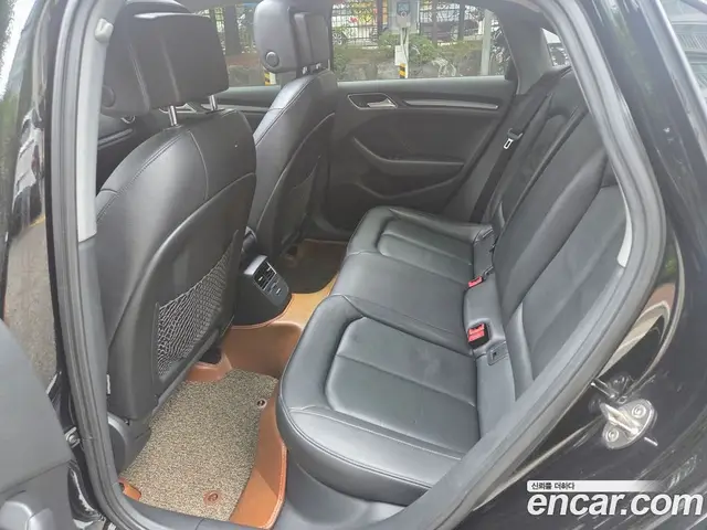 Audi A3 2018 2.0 автомат (гидро), миниатюра 9