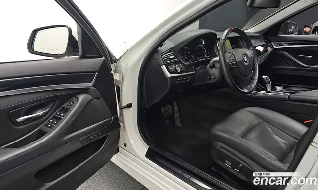BMW 5 серия 2015 2.0 автомат (гидро), миниатюра 11 BMW 5 серия 2015 2.0 автомат (гидро), миниатюра 11