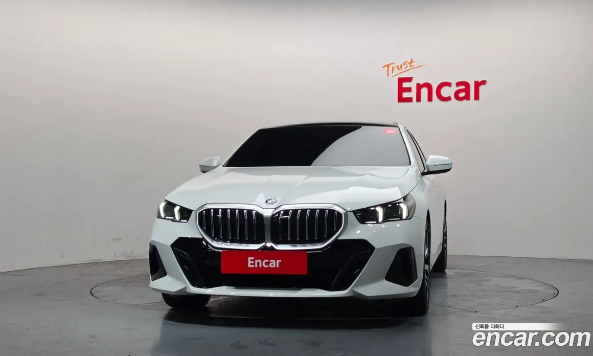 BMW 5 серия 2025 2.0 автомат (гидро), фото 3