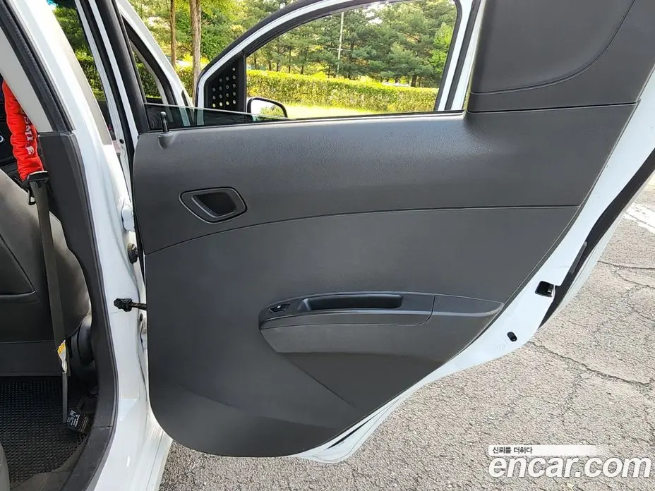 Chevrolet Spark 2013 1.0 автомат (гидро), фото 15 Chevrolet Spark 2013 1.0 автомат (гидро), фото 15