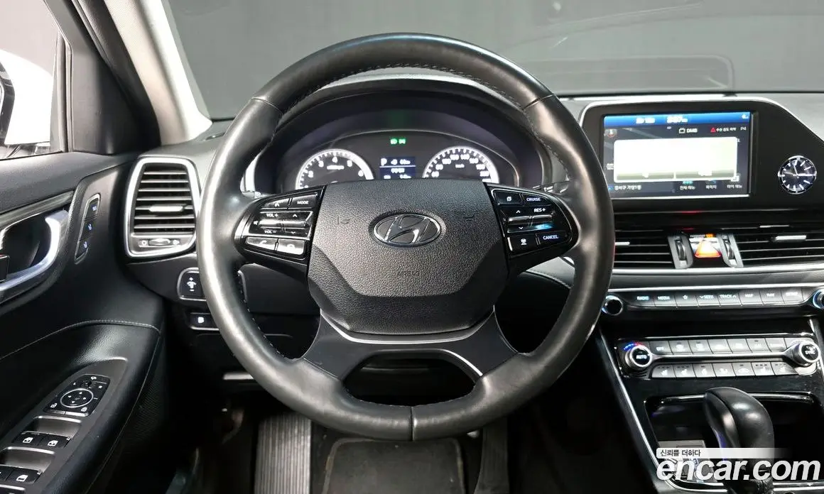 Hyundai Grandeur 2018 2.4 автомат (гидро), фото 13