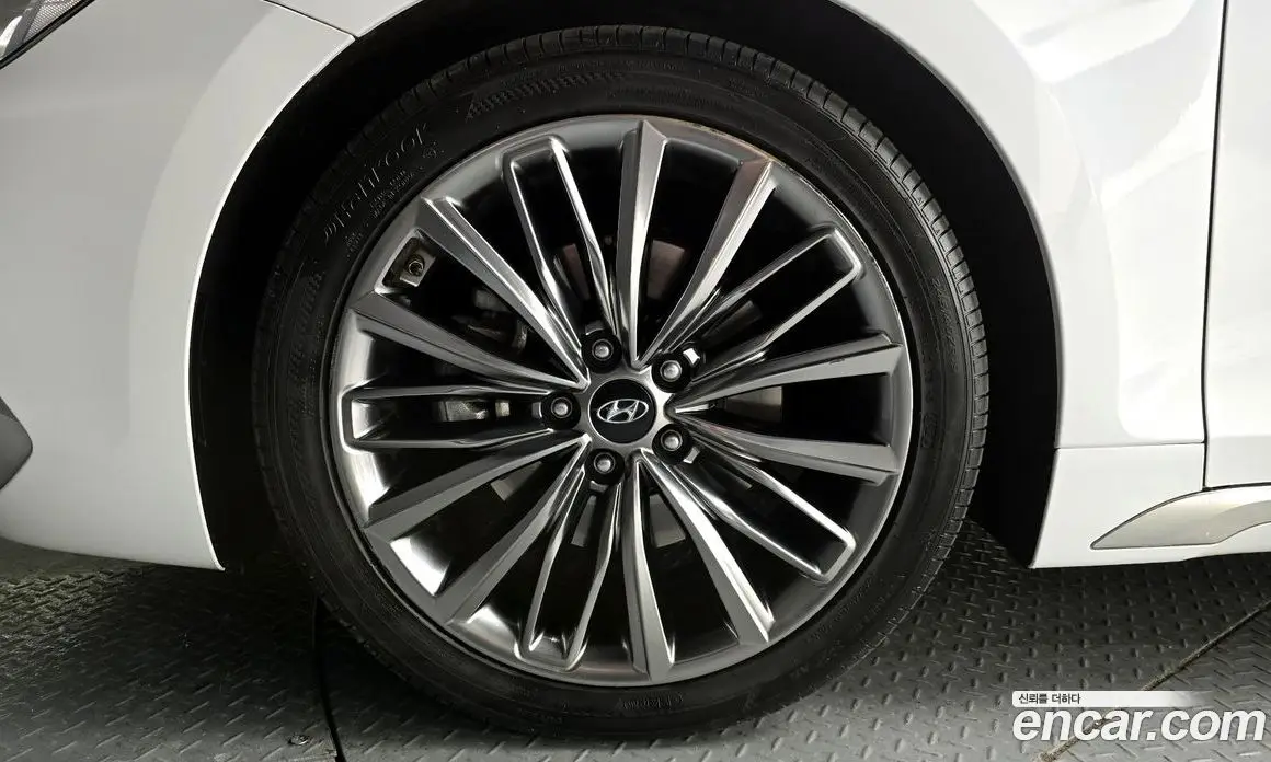 Hyundai Grandeur 2018 2.4 автомат (гидро), фото 5