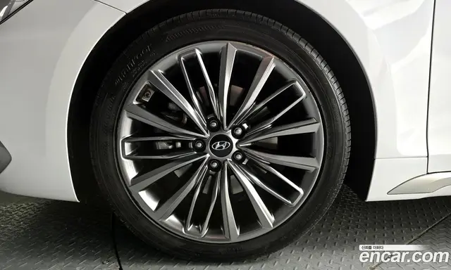 Hyundai Grandeur 2018 2.4 автомат (гидро), миниатюра 5