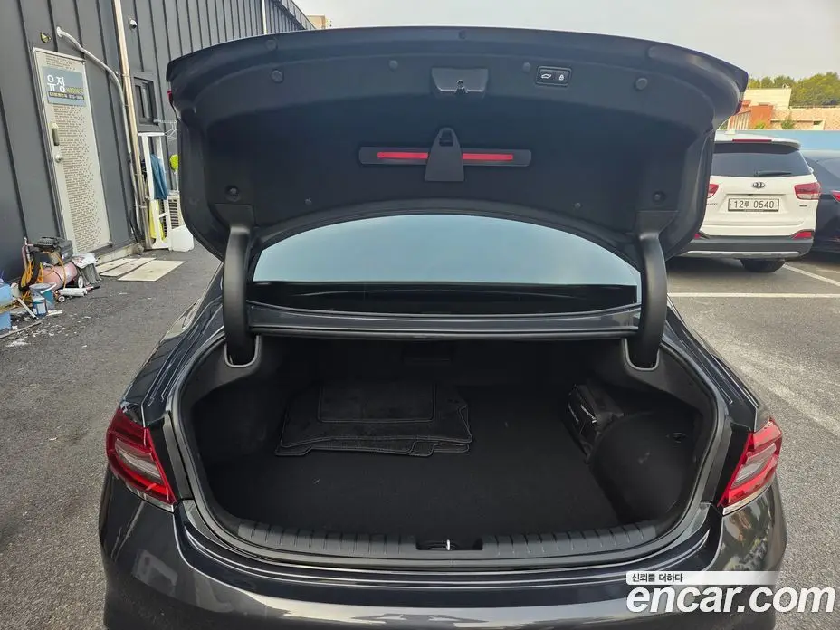 Hyundai Grandeur 2018 2.4 автомат (гидро), фото 8 Hyundai Grandeur 2018 2.4 автомат (гидро), фото 8
