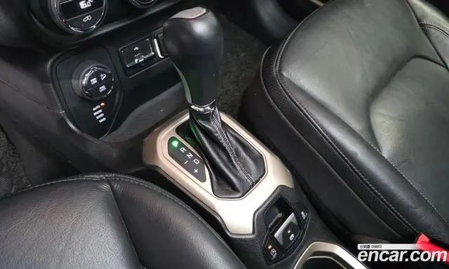 Jeep Renegade 2017 2.0 автомат (гидро), миниатюра 9