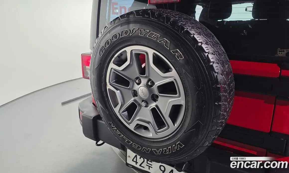 Jeep Wrangler 2015 2.8 автомат (гидро), фото 20 Jeep Wrangler 2015 2.8 автомат (гидро), фото 20