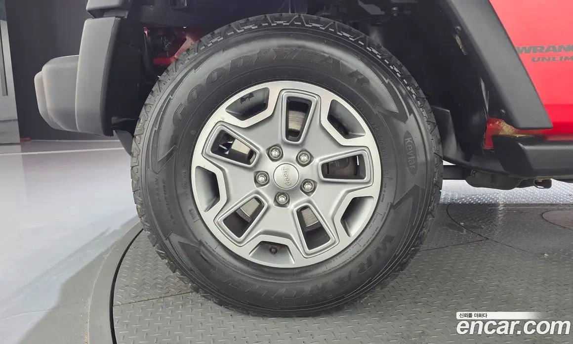 Jeep Wrangler 2015 2.8 автомат (гидро), фото 5 Jeep Wrangler 2015 2.8 автомат (гидро), фото 5