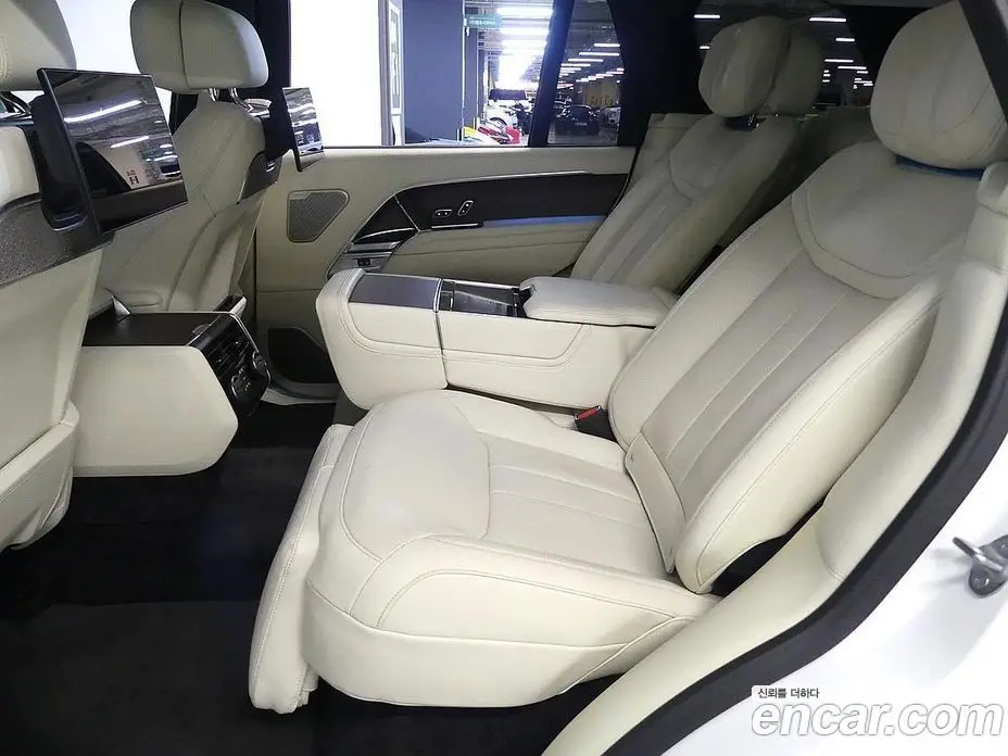 Land Rover Range Rover 2022 4.4 автомат (гидро), фото 17 Land Rover Range Rover 2022 4.4 автомат (гидро), фото 17