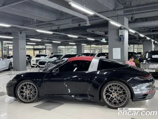 Porsche 911 2023 3.0 автомат (гидро), миниатюра 4
