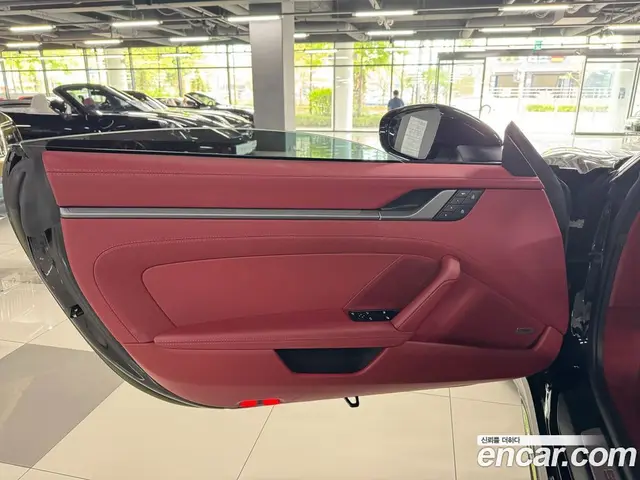 Porsche 911 2023 3.0 автомат (гидро), миниатюра 6