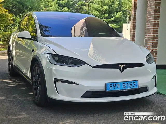 Tesla Model X 2023 0.3 автомат (гидро), миниатюра 2