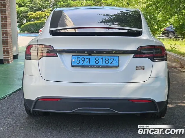 Tesla Model X 2023 0.3 автомат (гидро), миниатюра 4