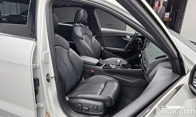 Audi A4 2020 2.0 автомат (гидро), миниатюра 12