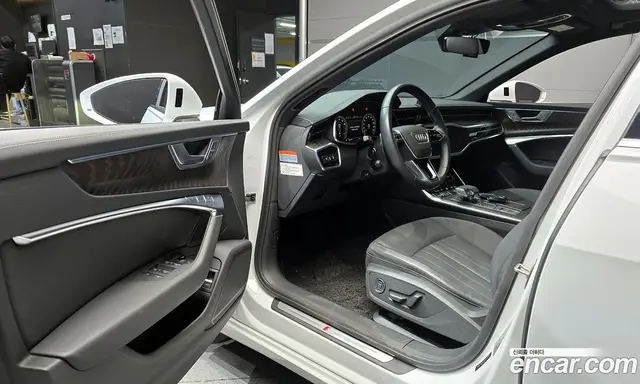 Audi A6 2021 2.0 автомат (гидро), миниатюра 11