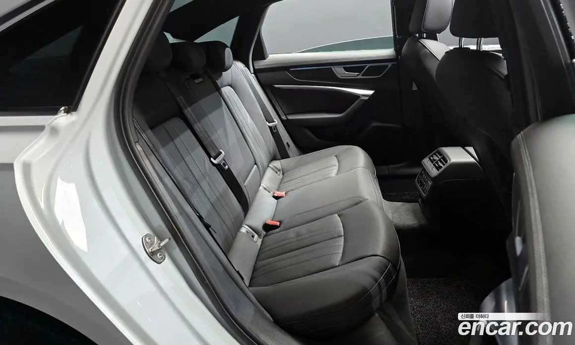 Audi A6 2021 2.0 автомат (гидро), фото 12