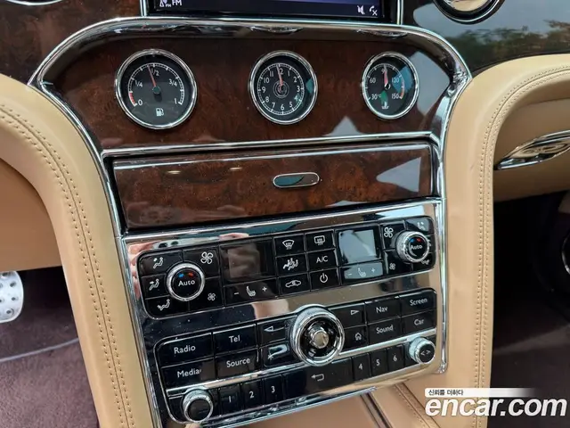 Bentley Mulsanne 2017 6.8 автомат (гидро), миниатюра 11