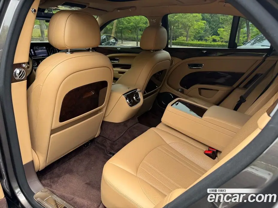 Bentley Mulsanne 2017 6.8 автомат (гидро), фото 7
