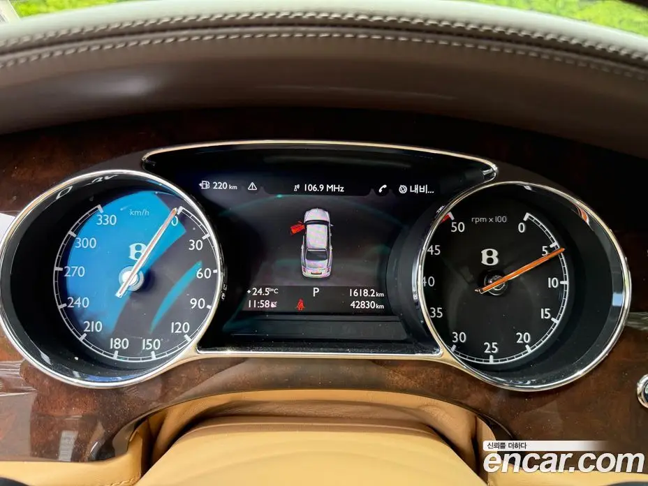 Bentley Mulsanne 2017 6.8 автомат (гидро), фото 8