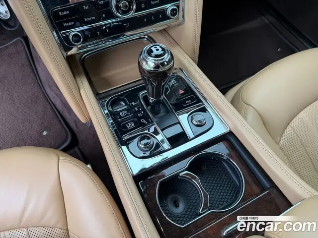 Bentley Mulsanne 2017 6.8 автомат (гидро), миниатюра 9