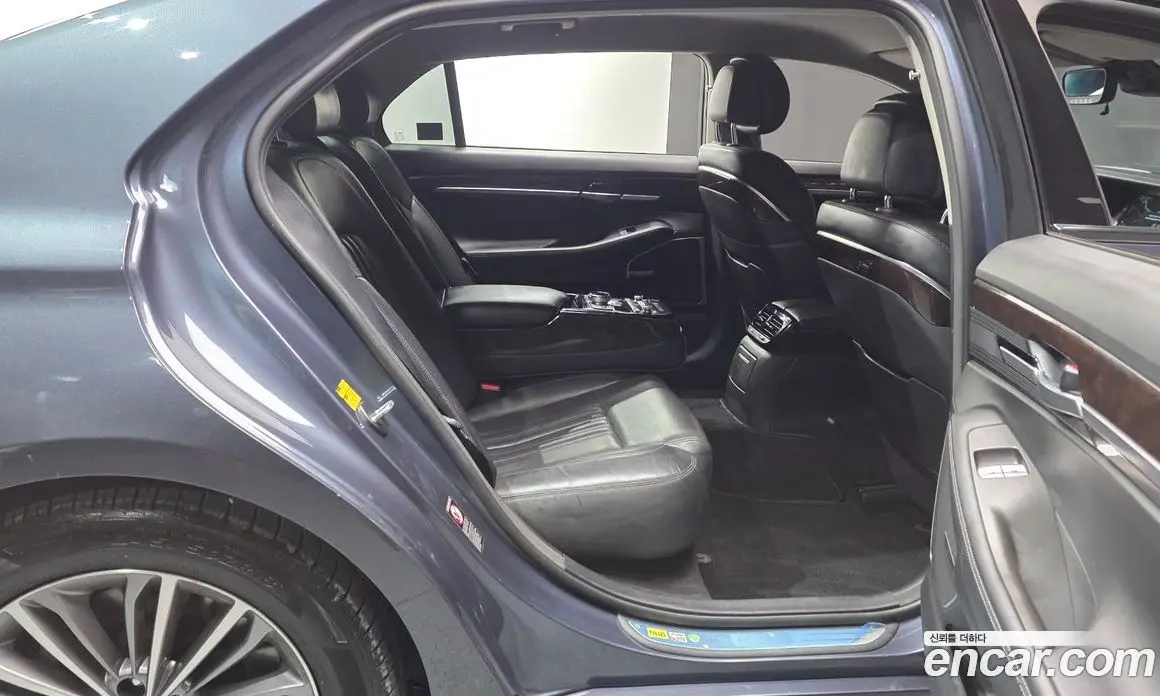 Genesis EQ900 2016 3.3 автомат (гидро), фото 12 Genesis EQ900 2016 3.3 автомат (гидро), фото 12